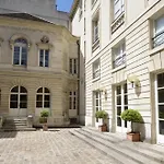 Apartment Center Le Marais By Studio Prestige